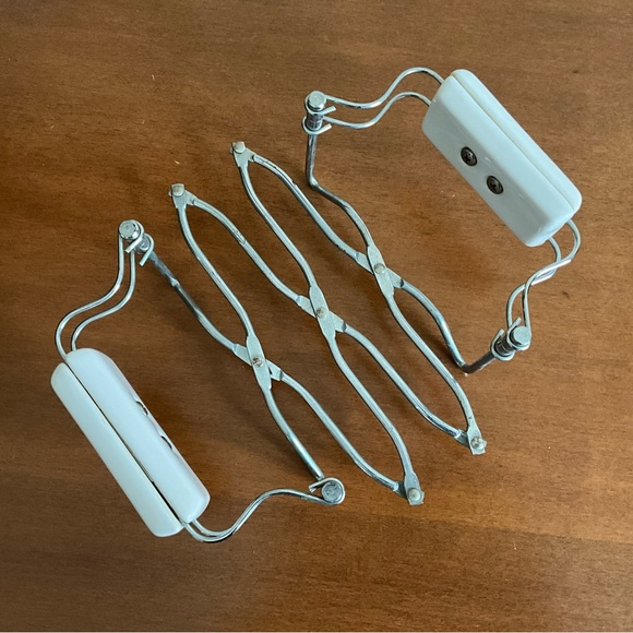 Pfaltzgraff Expandable Trivet - Picture 3 of 8